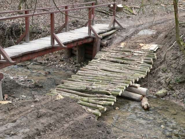 Ideiglenes átjáró a Paprikás-patakon